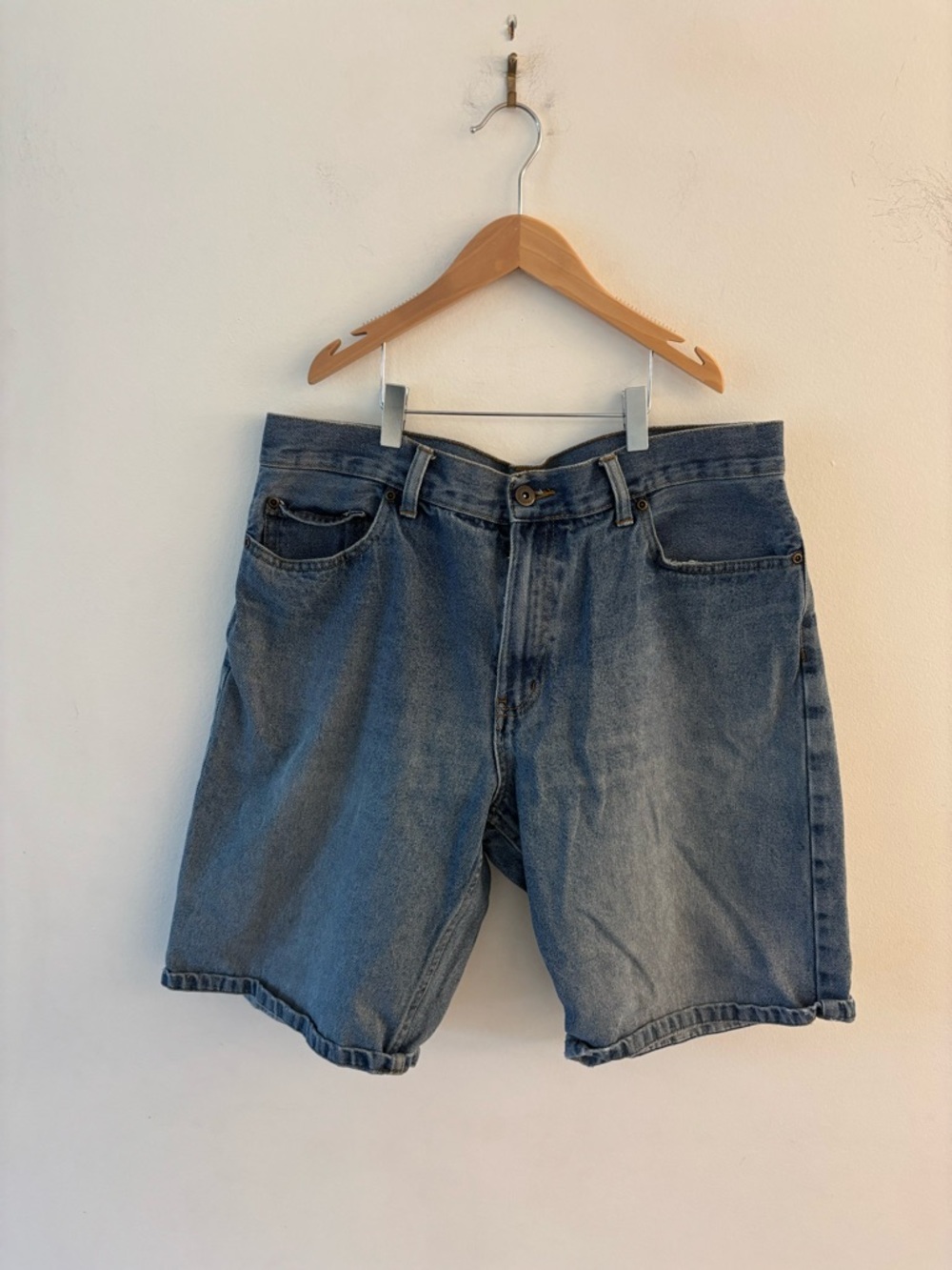 Faded Glory Men's Classic Blue Denim Jean Shorts, 36 waist, 10 inch inseam, EUC